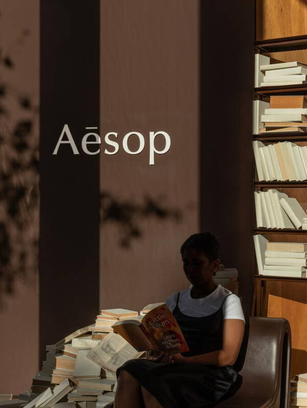 Shop Chicago Travel Skin Care Kit Online | Aesop UAE
