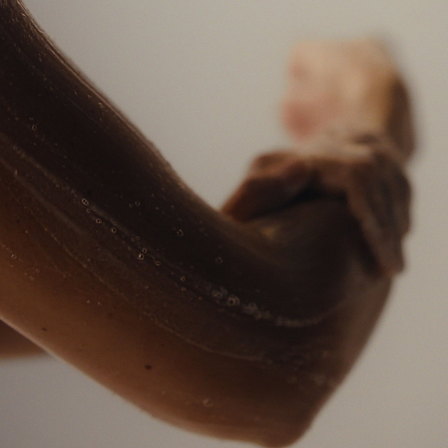 غسول للجسم إيه روز باي أني أذر نايم 